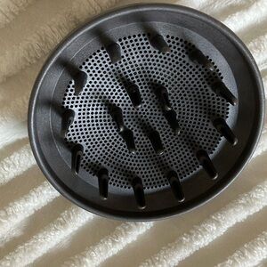 Dyson diffuser attachment